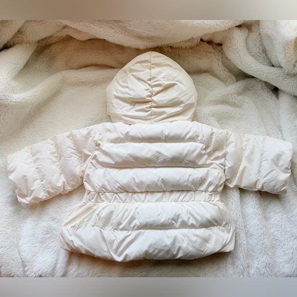 Baby GAP Off-White Hooded Puffer Jacket with Bow 0-6 months - Picture 8 of 11